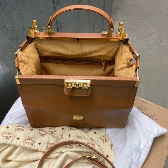 Vintage MCM train case / doctor’s bag - Picture 9 of 11